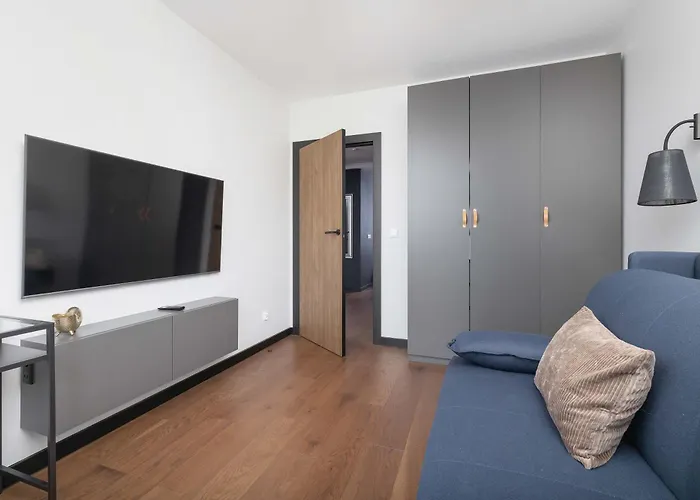 Modern & Luxurious Apartment With Balcony & Parking Cracow By Renters Prestige
