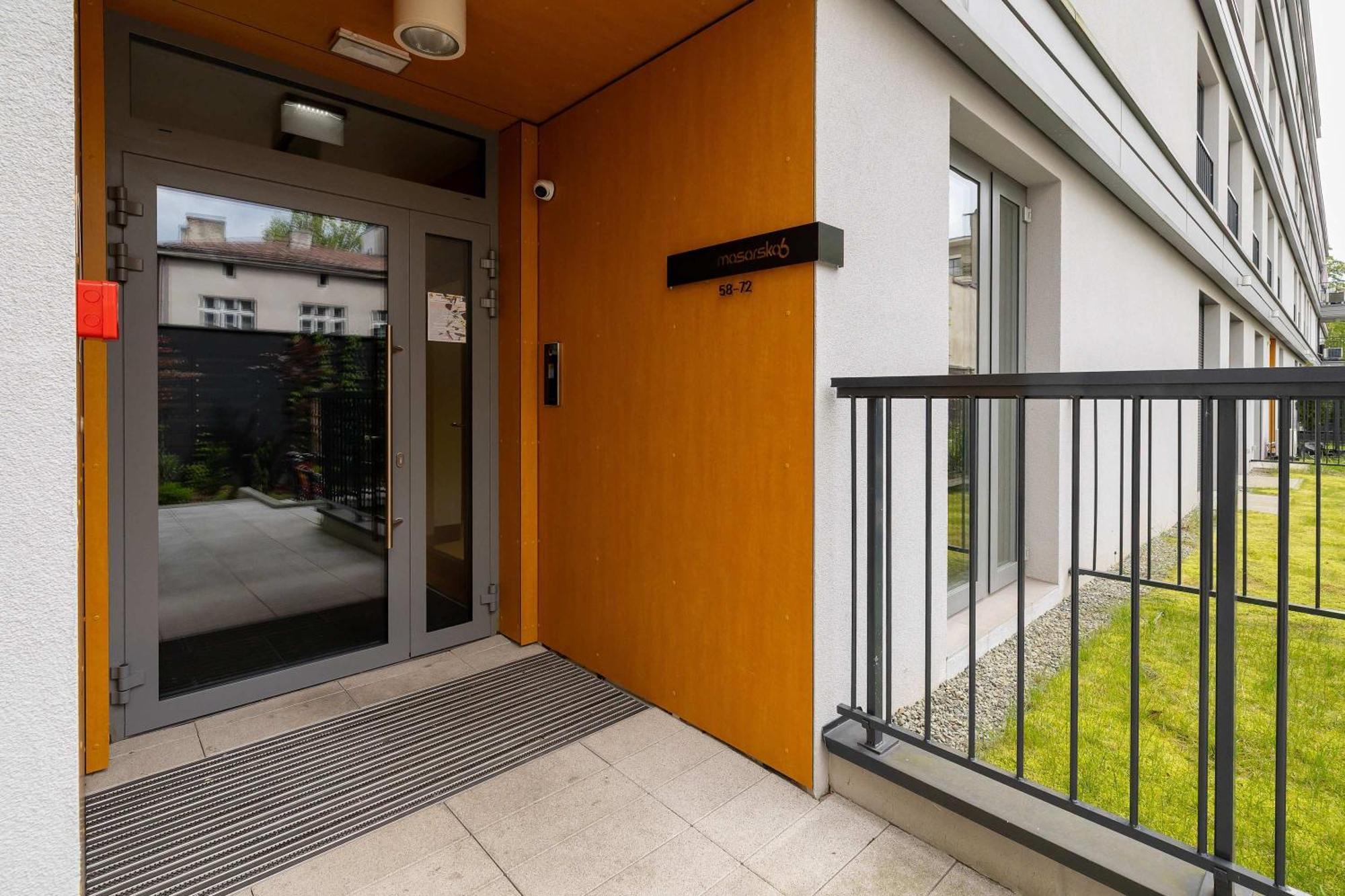 Modern & Luxurious With Balcony & Parking Cracow By Renters Prestige Appartamento *