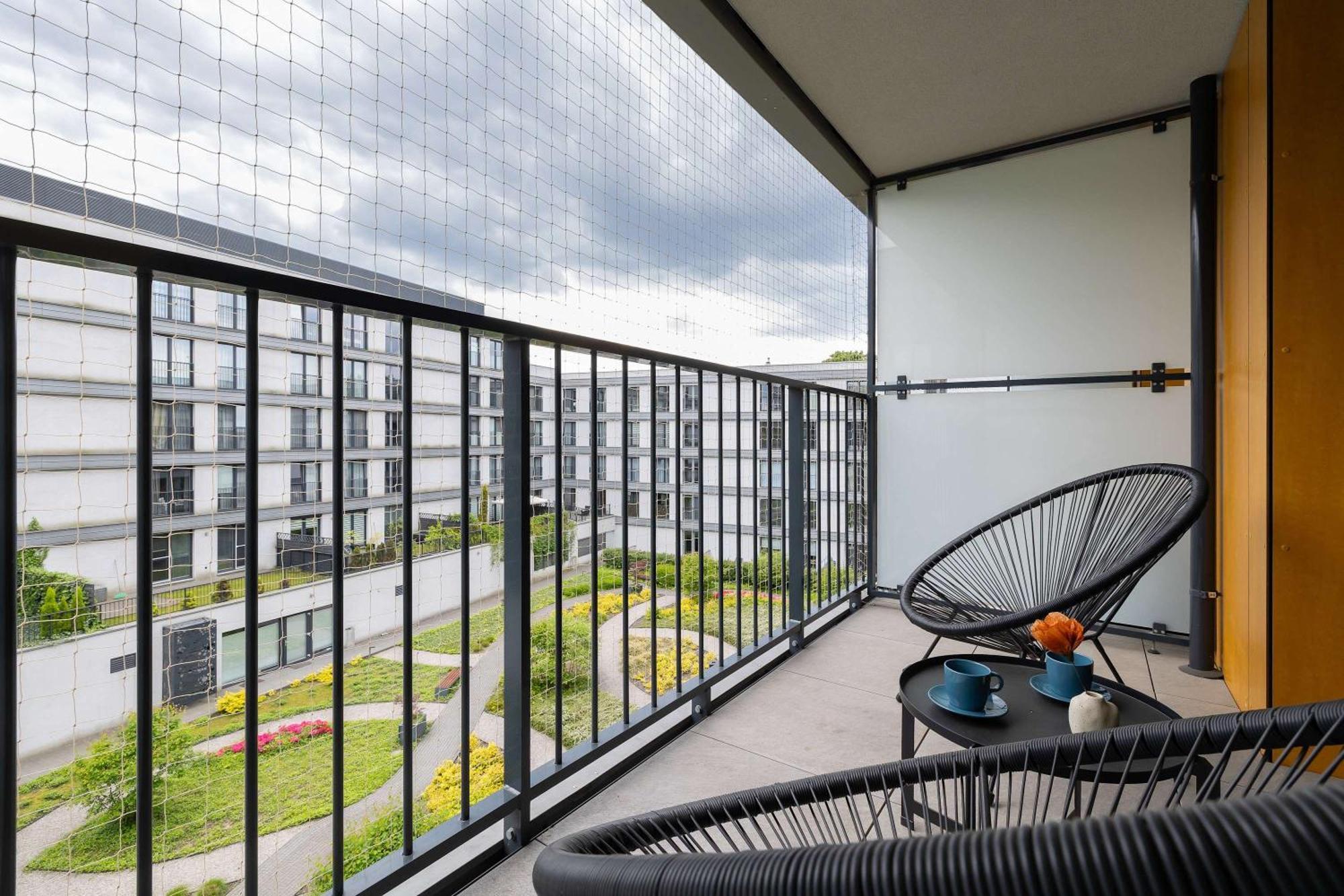 Modern & Luxurious With Balcony & Parking Cracow By Renters Prestige Appartamento *